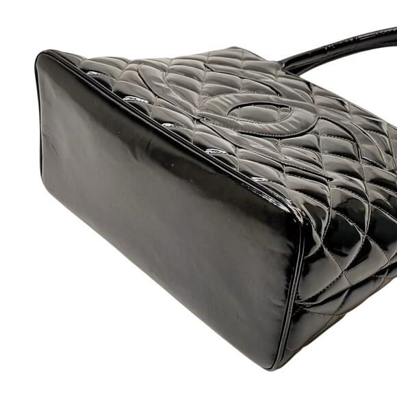 Chanel Black Enamel Tote EUC - Picture 5 of 9